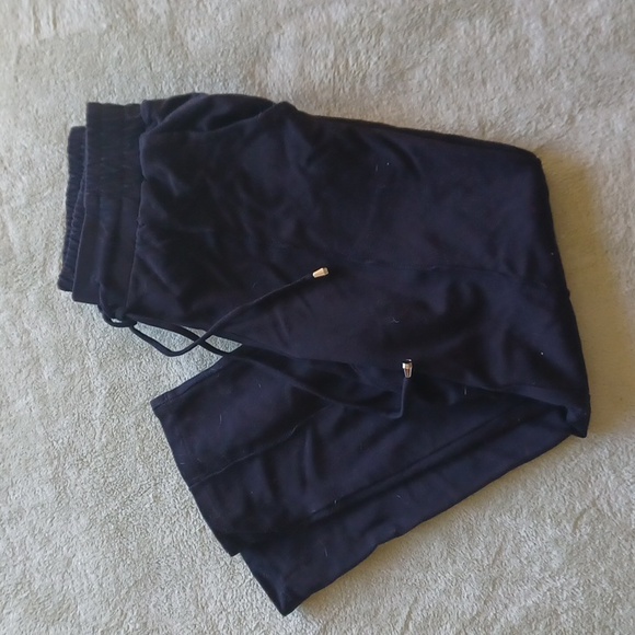 AGB Pants - AGB Black Cropped Pants With Elastic Band And Drawstring Womans Size Small